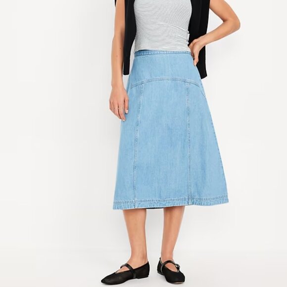 Old Navy Dresses & Skirts - Old Navy Light Dip Mid-Rise Jean Midi Skirt/NWT/6